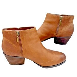 Clarks Artisan Gelata Boots 10 Tan Nubuck Block Heel Ankle Bootie Italian WB